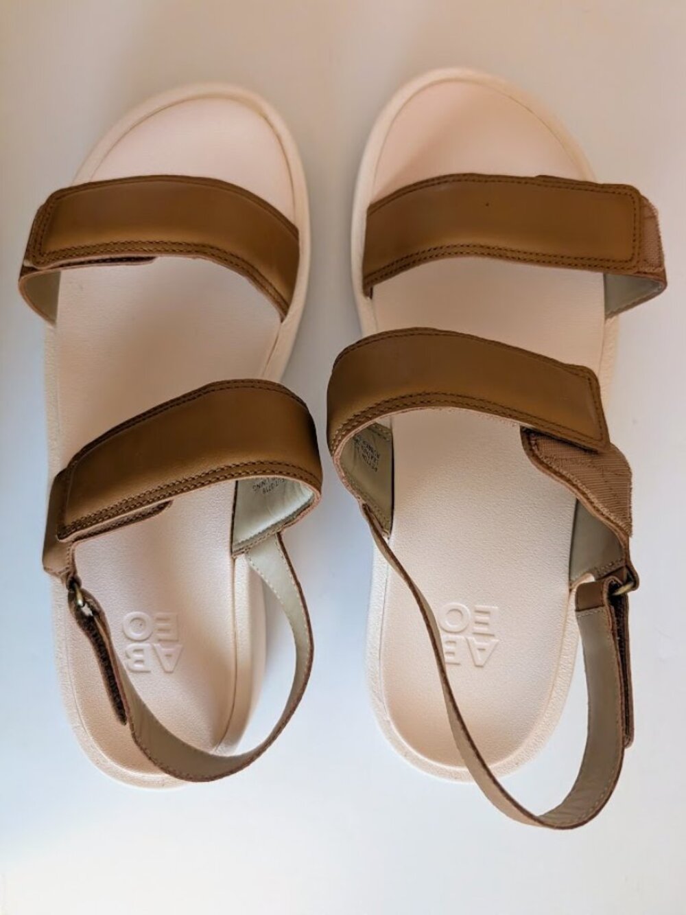 Abeo Paseo neutral leather sandal‎ NWOT Size 10